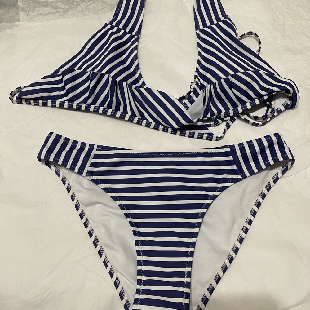 - New cupshe bikini size S